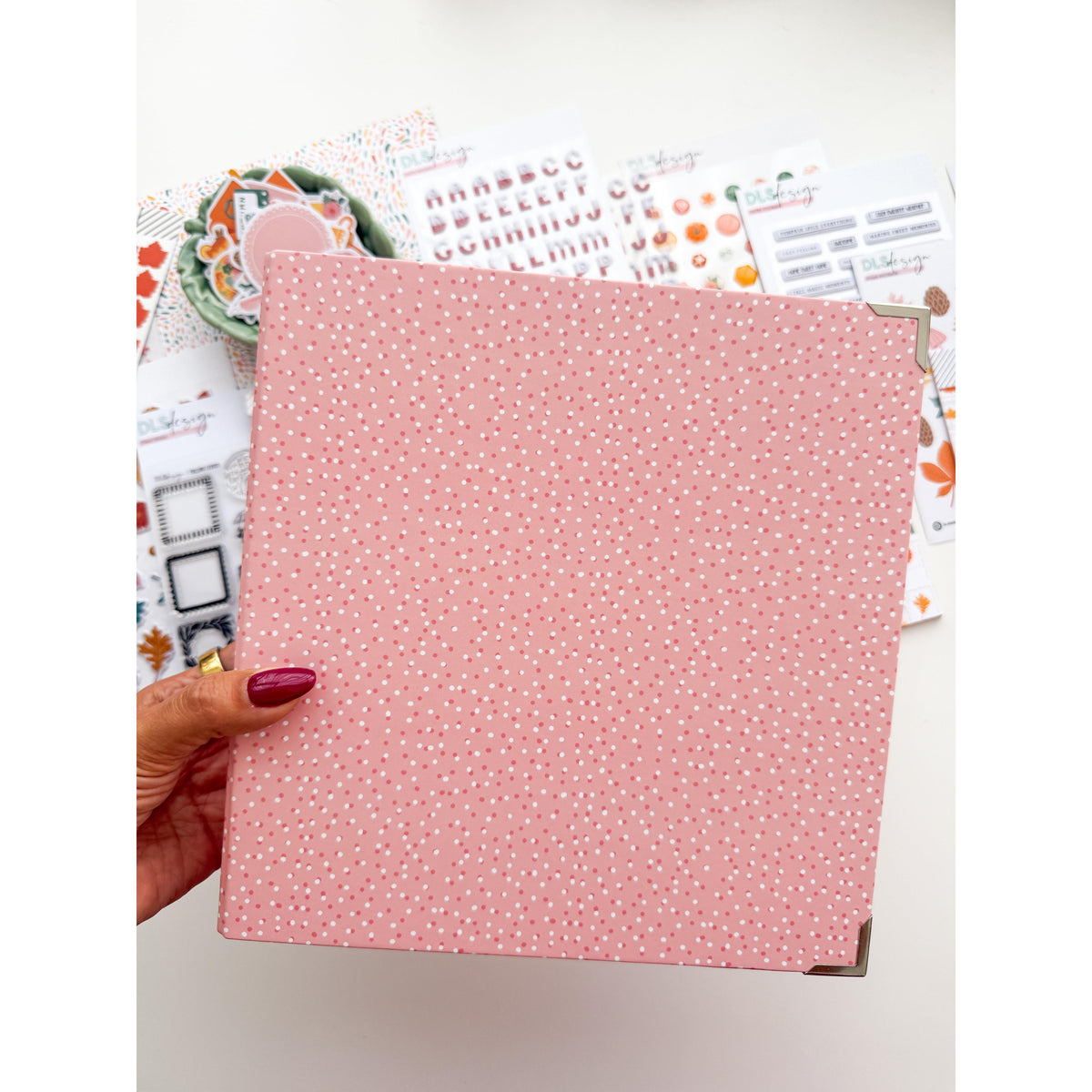 Chipboard album 6x8 Wide Spine Coral Dots